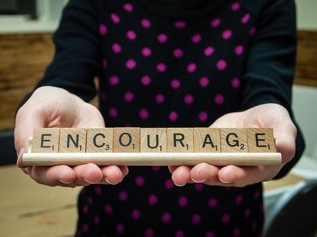 picture of how to express love - encourage